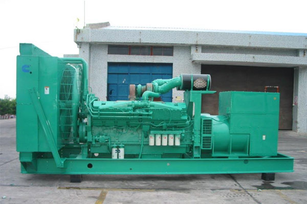 阳山工厂发电机应急发电时如何更准确地检查发电机状态？